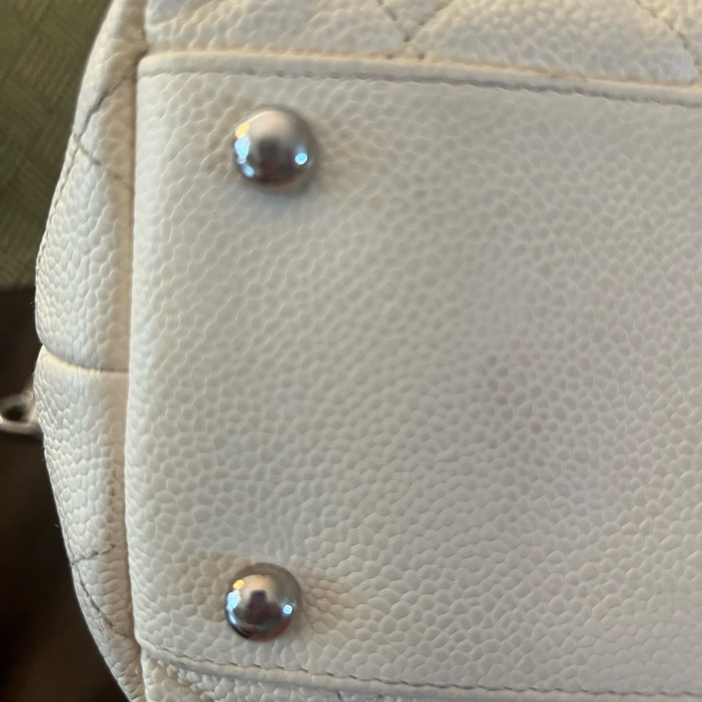 Chanel off-white French Riviera Hobo. Caviar leather. - Picture 10 of 13
